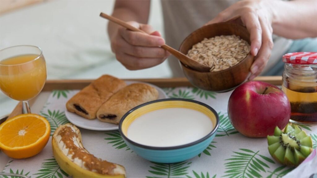 Eat Healthy While Staying in a Hotel