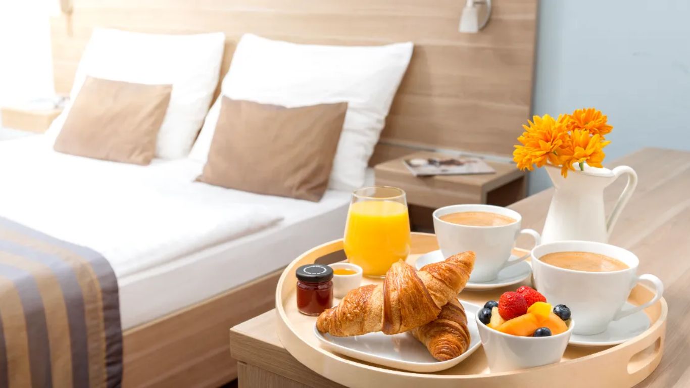 Eat Healthy While Staying in a Hotel